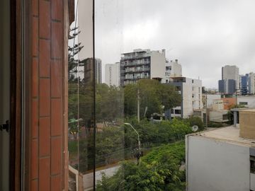 Oportunidad En Magdalena: Departamento De 2 Dorm., Buena Zona Y Excelente Precio