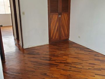 Oportunidad En Magdalena: Departamento De 2 Dorm., Buena Zona Y Excelente Precio
