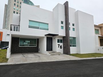 CASA EN VENTA EN MISIONES II, CENTRO SUR/ QUERÉTARO