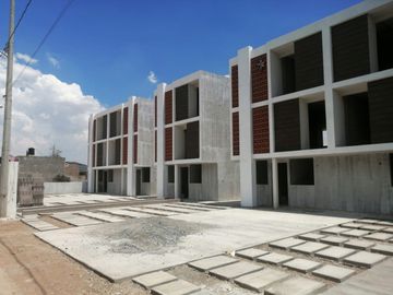 PREVENTA DE DEPARTAMENTOS DE PACHUQUILLA
