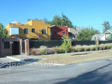 VENDEMOS casa en exclusivo Condominio