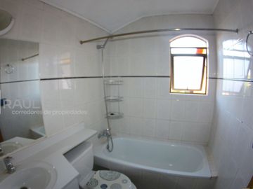 VENDEMOS casa en exclusivo Condominio
