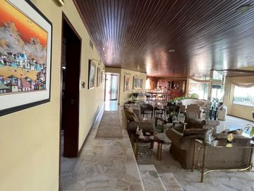 venta de casa  en Lomas de Urdesa
