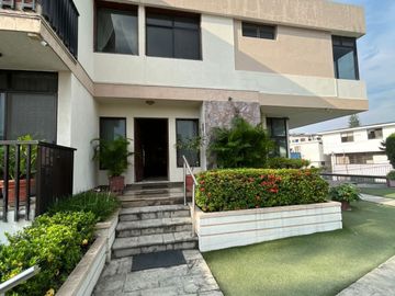 venta de casa  en Lomas de Urdesa