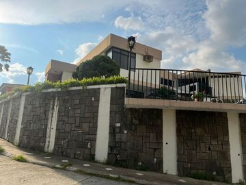 venta de casa  en Lomas de Urdesa