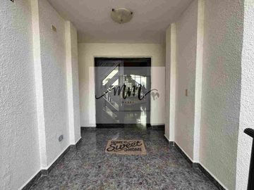 Residencia en venta La Escondida, zona Contry.
