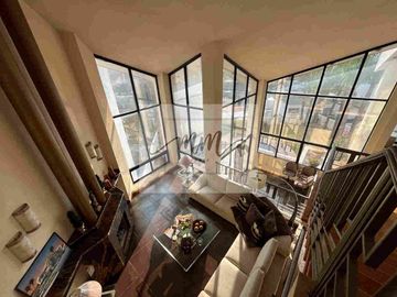 Residencia en venta La Escondida, zona Contry.