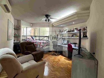 Residencia en venta La Escondida, zona Contry.