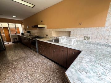 VENTA CASA EN MANUEL AUGUSTO OLAECHEA – EL ROSEDAL – MIRAFLORES
