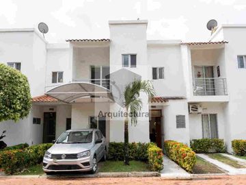 ESPECTACULAR CASA DE DESCANSO, REMODELADA EN GIRARDOT