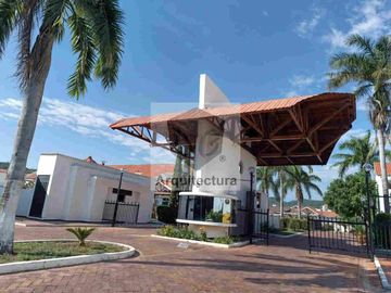 ESPECTACULAR CASA DE DESCANSO, REMODELADA EN GIRARDOT