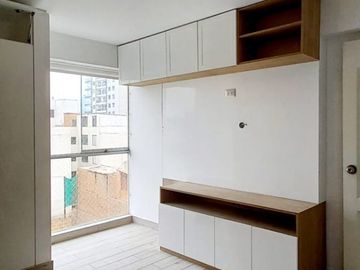 AMPLIO DUPLEX DE ENSUEÑO CON ACCESO DIRECTO EN MAGDALENA DEL MAR 9.2.3.1.8.2.3----.