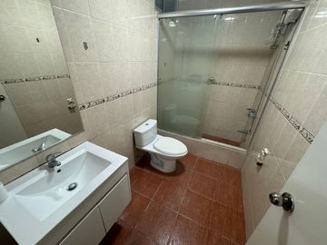 Departamento en Alquiler – San Isidro (Incluye Cochera)