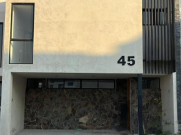 Hermosa Casa en Venta Capital Norte, Valle Imperial, Zapopan