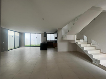Hermosa Casa en Venta Valle Imperial, Zapopan
