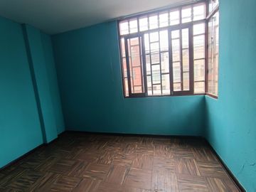 Se alquila habitación con baño en San Martin de Porres