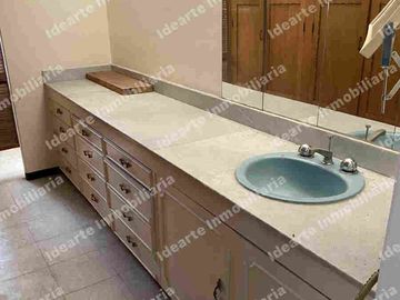Casa en venta para remodelar en Romero de Terrenos.