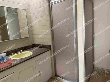 Casa en venta para remodelar en Romero de Terrenos.