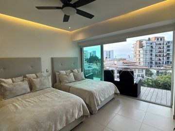 Departamento de lujo en venta en Icon, Puerto Vallarta.