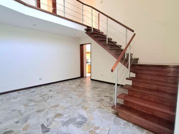 Venta de Hermosa Casa en Surco