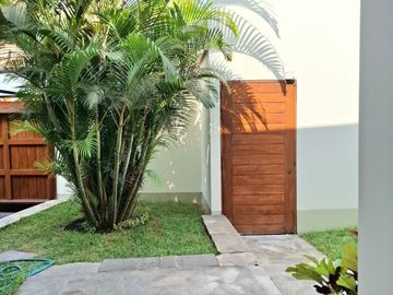 Venta de Hermosa Casa en Surco