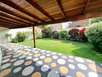 Venta de Hermosa Casa en Surco