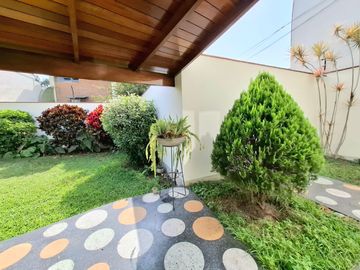 Venta de Hermosa Casa en Surco