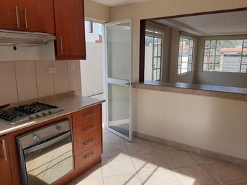 CASA EN VENTA CONJUNTO OASIS DE LA HACIENDA, SANGOLQUI
