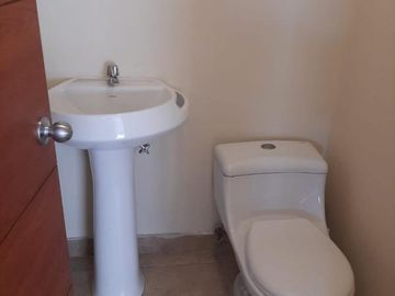CASA EN VENTA CONJUNTO OASIS DE LA HACIENDA, SANGOLQUI
