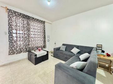 venta de casa en col Juan Pablo cerca de arboleda de jacarandás por periferico