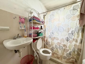venta de casa en col Juan Pablo cerca de arboleda de jacarandás por periferico