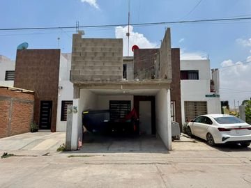 venta de casa en col Juan Pablo cerca de arboleda de jacarandás por periferico