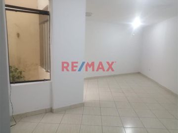 Vendo Departamento Primer Piso, Tipo Casa