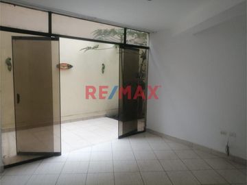Vendo Departamento Primer Piso, Tipo Casa