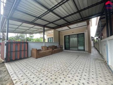 Semi-Detached House for Sale – Prime Location on Kotheng - Wat Somwang Road, Surat Thani