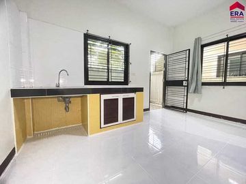 Semi-Detached House for Sale – Prime Location on Kotheng - Wat Somwang Road, Surat Thani