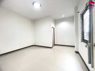 Semi-Detached House for Sale – Prime Location on Kotheng - Wat Somwang Road, Surat Thani