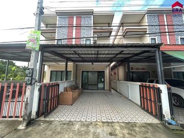 Semi-Detached House for Sale – Prime Location on Kotheng - Wat Somwang Road, Surat Thani