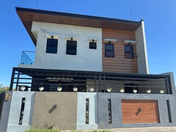 FOR SALE PRE-OWNED AND WELL MAINTAINED MODERN HOUSE IN MEXICO PAMPANGA