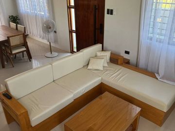 FOR SALE PRE-OWNED AND WELL MAINTAINED MODERN HOUSE IN MEXICO PAMPANGA