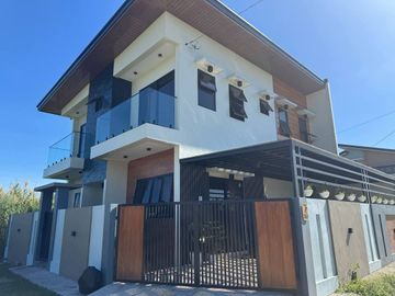 FOR SALE PRE-OWNED AND WELL MAINTAINED MODERN HOUSE IN MEXICO PAMPANGA