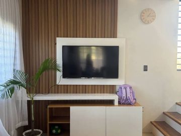 FOR SALE PRE-OWNED AND WELL MAINTAINED MODERN HOUSE IN MEXICO PAMPANGA