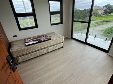 FOR SALE PRE-OWNED AND WELL MAINTAINED MODERN HOUSE IN MEXICO PAMPANGA