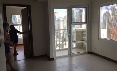 Rent to own 1 Bedroom condo for sale in Paseo De Roces near Greenbelt, Ayala