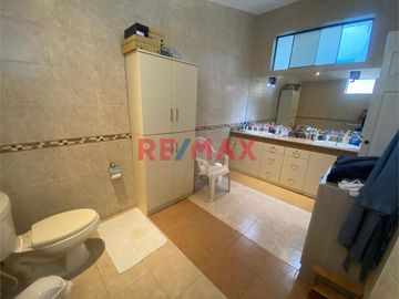 Linda Casa En Venta En Urb. El Golf