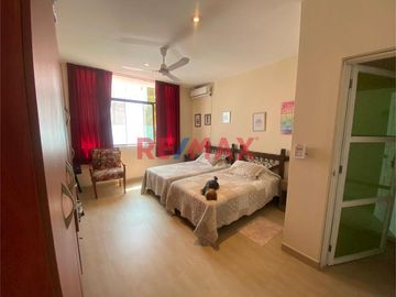 Linda Casa En Venta En Urb. El Golf