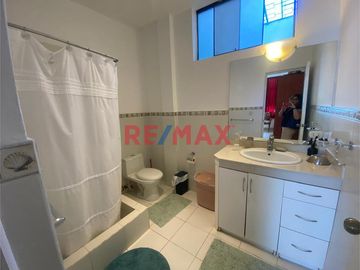 Linda Casa En Venta En Urb. El Golf