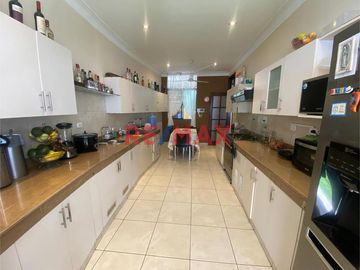 Linda Casa En Venta En Urb. El Golf