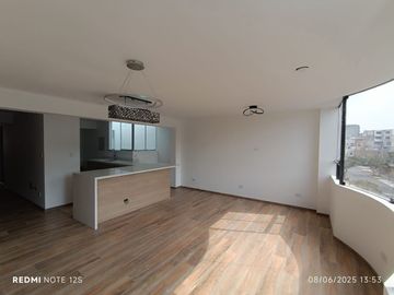 Venta Departamento de estreno 98m2 de  en San Borja