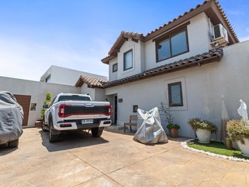Impecable casa en condominio taiquen 3d y 3b piscina chicureo
